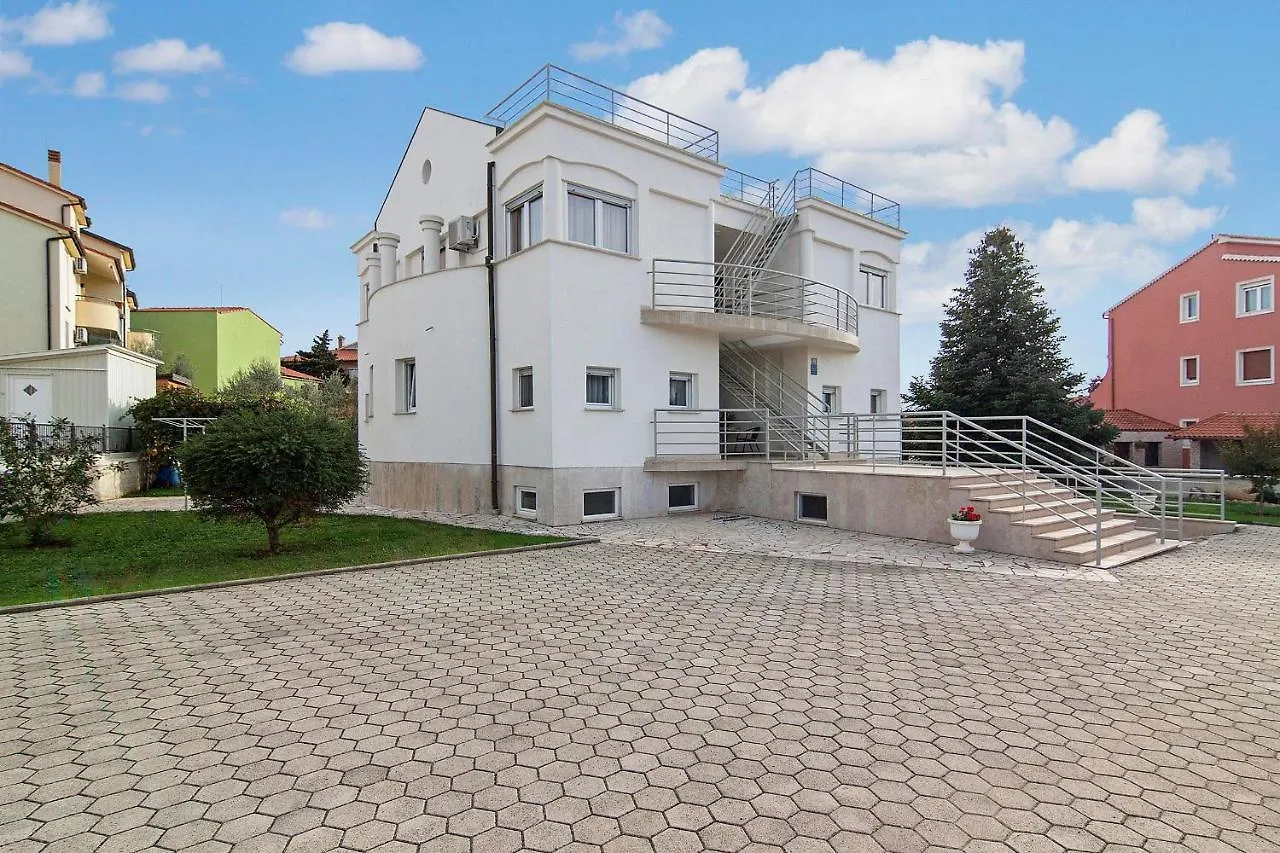 Apartments Zara ميدولين