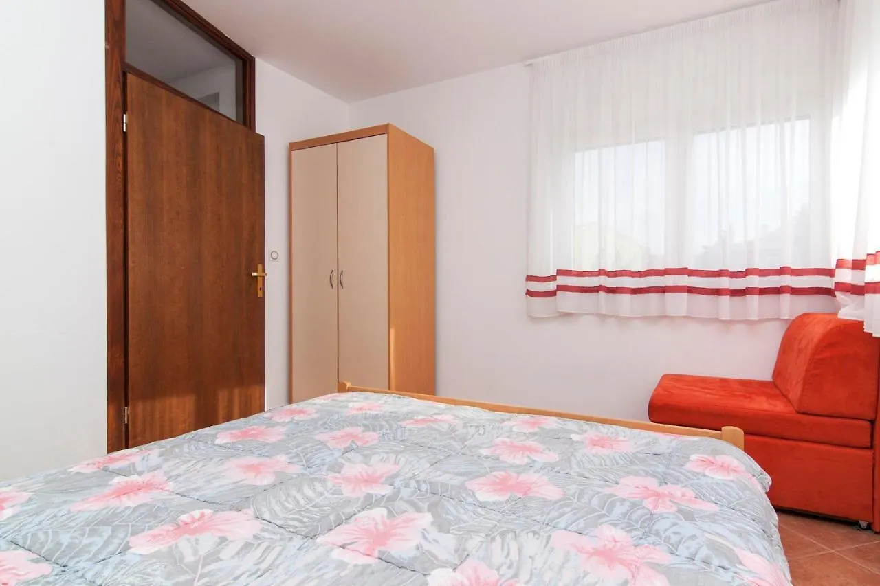 Apartments Zara ميدولين كرواتيا