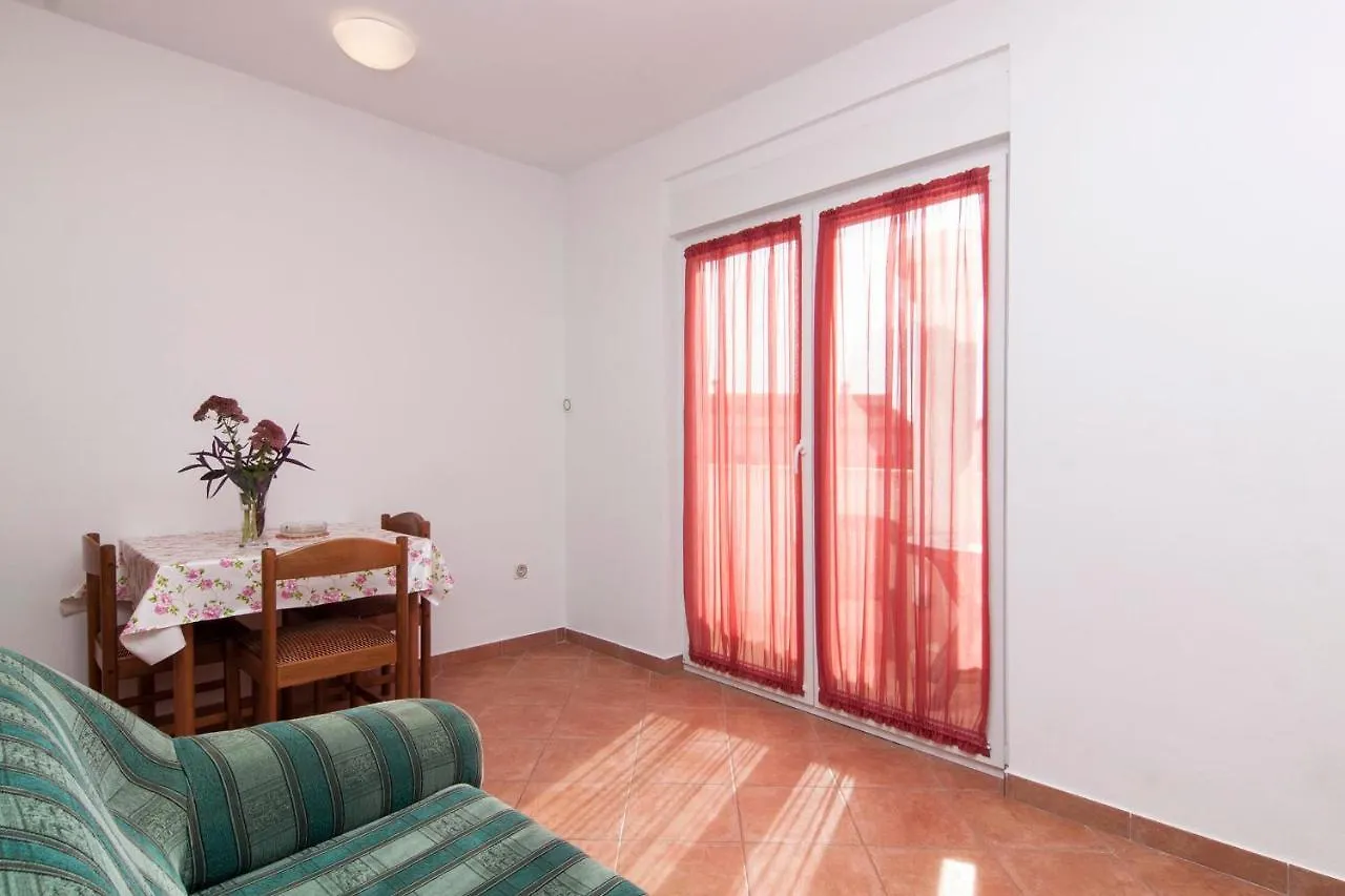 Apartments Zara ميدولين 3*,