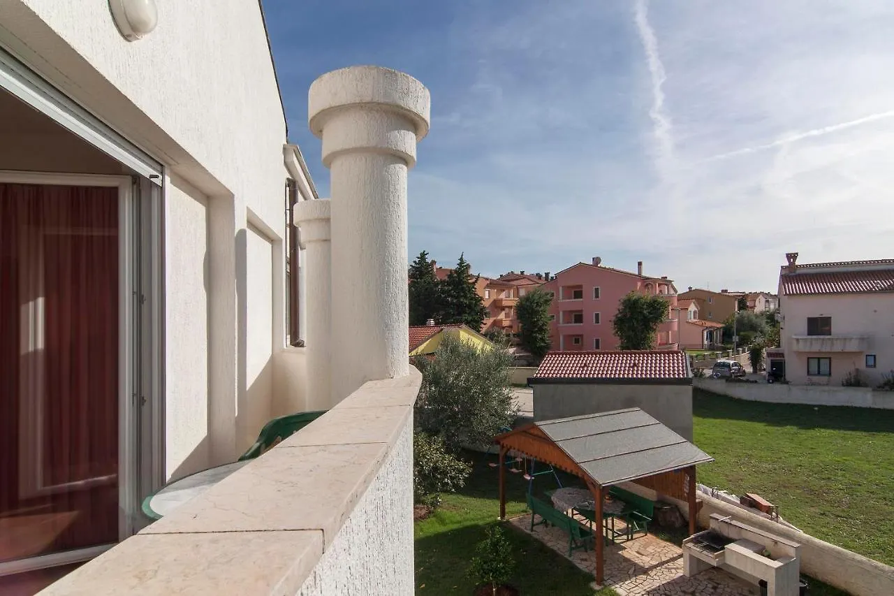 Apartments Zara ميدولين بيت ضيافة
