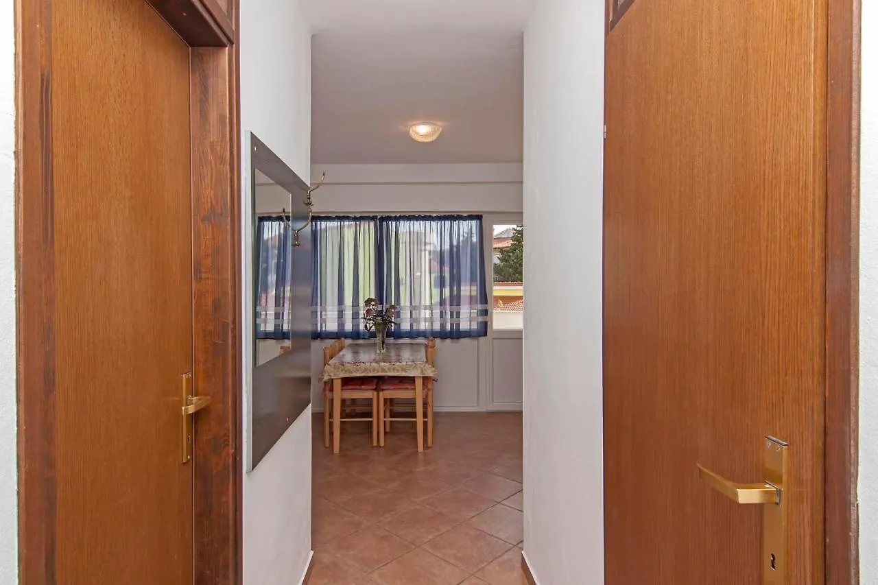 Apartments Zara ميدولين بيت ضيافة