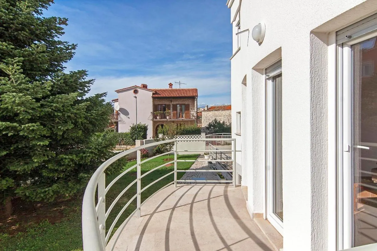 *** بيت ضيافة Apartments Zara ميدولين كرواتيا