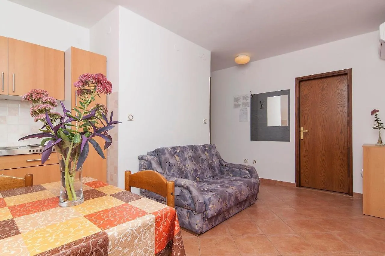 Apartments Zara ميدولين